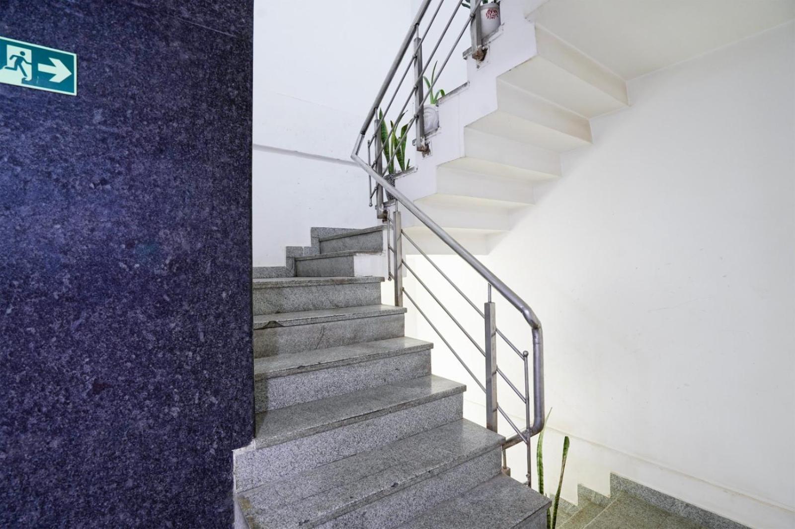 Hotel Tela Plaza Near Igi Airport Delhi 4*